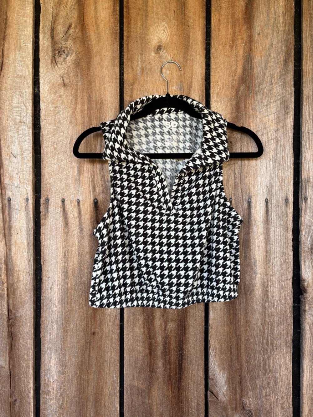 SO Sleeveless Houndstooth Top Size Large Black White Mock Neck Crop Tank Stretch - Picture 2 of 7